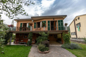 Il Giardino di Carlo Apartament- famiglie e gruppi Ameglia